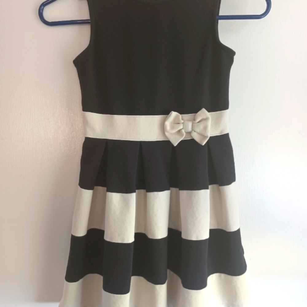 Crazy 8 - Girls Sleeveless Black & White Cocktail  Dress with Bow - Size Med 7